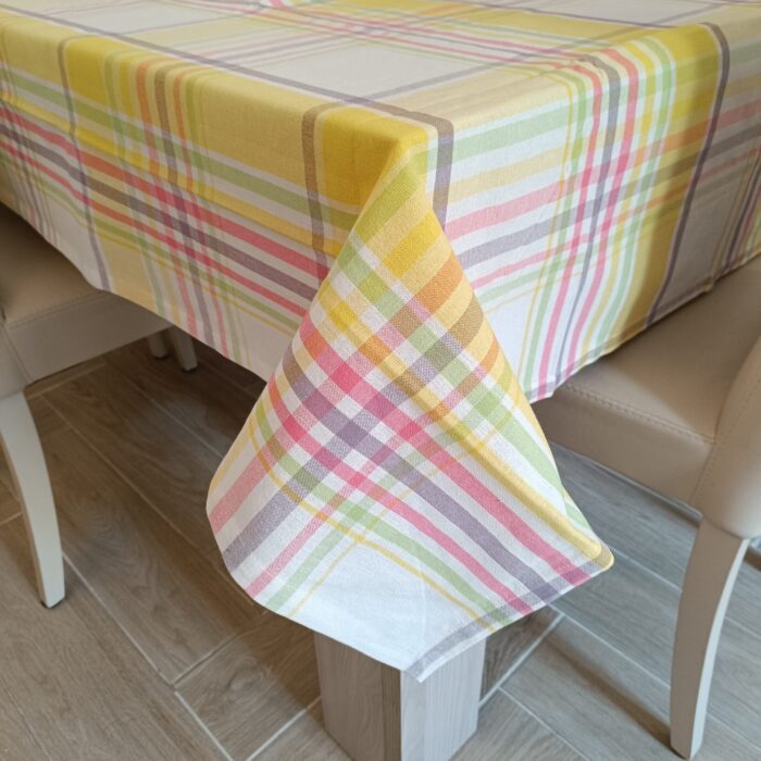 Quadretti-Giallo-1-scaled-1.jpg