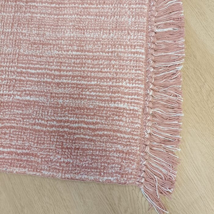 Tappeto-Bagno-con-Frange-Rosa-50x80cm-2-scaled-1.jpg